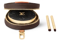 EYESHADOW POUCH_CLOSEUP